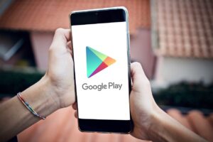 アプリ開発ブートキャンプでFlutterとSwiftどちらを学ぶべきか？