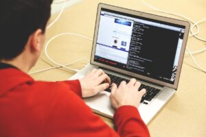 アプリ開発ブートキャンプで転職保証を得るために、個人開発経験は必須か？