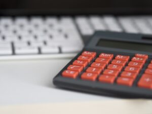 転職保証付きスクールで休会したら保証はどうなる？